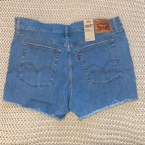 NWT Levi High Rise Shorts